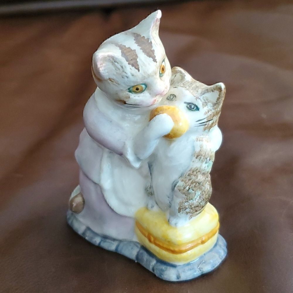Beatrix Potter | Tabitha Twitchit and Miss Moppet Figurine